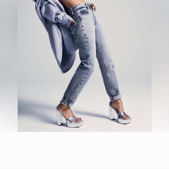 Good american silver snake nwt 10.5 platform heels - Picture 2 of 5